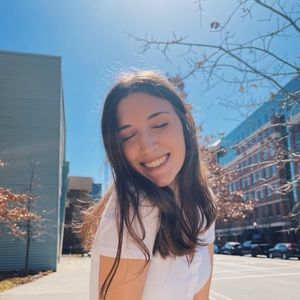 Meet your Posher, Olivia